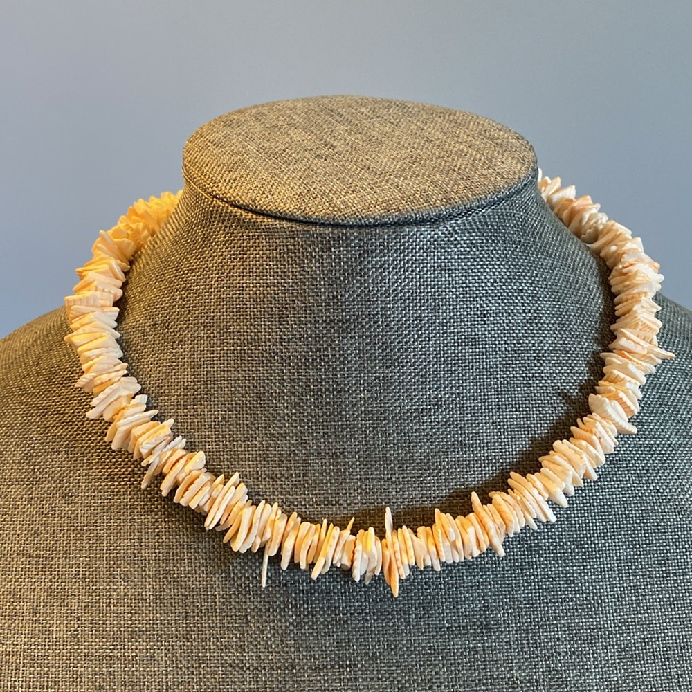 Vintage Beachy Shell Necklace